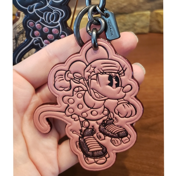 NEW Coach x Minnie Mouse... last one! - Picture 2 of 5